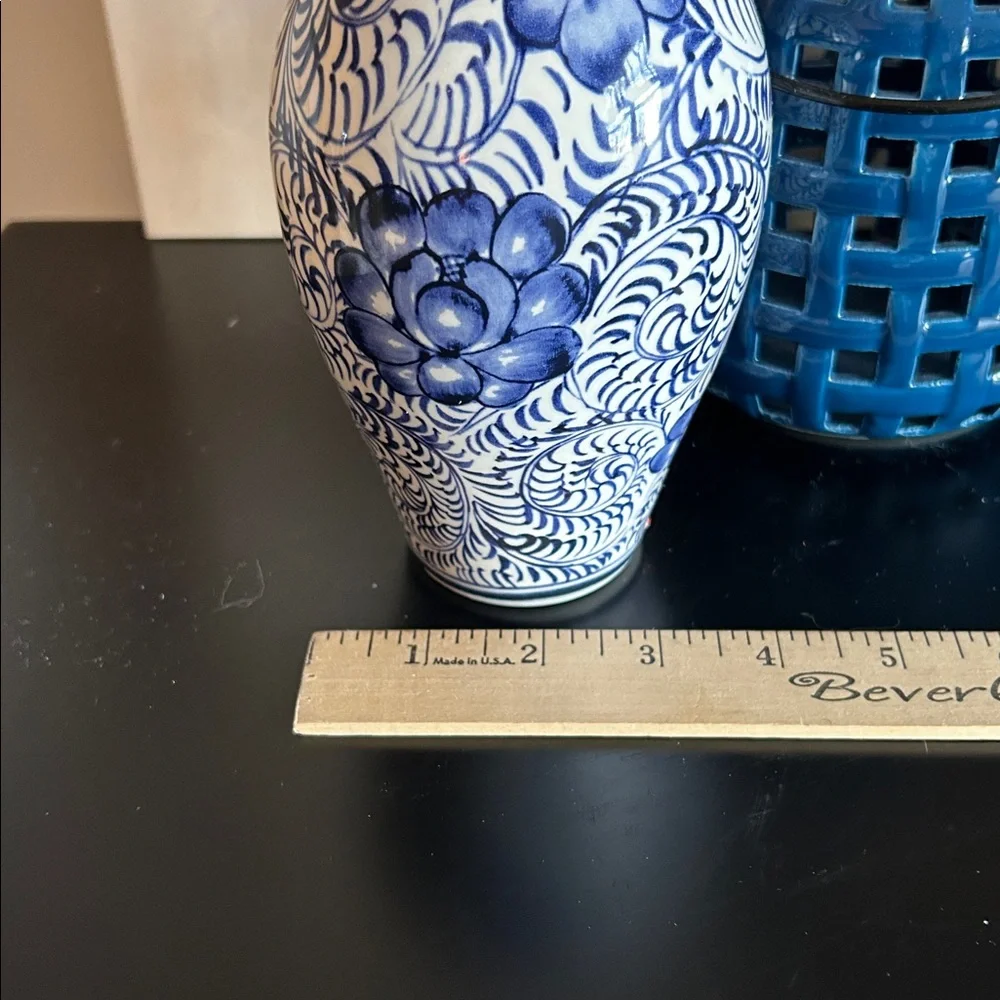 N/A preowned vases